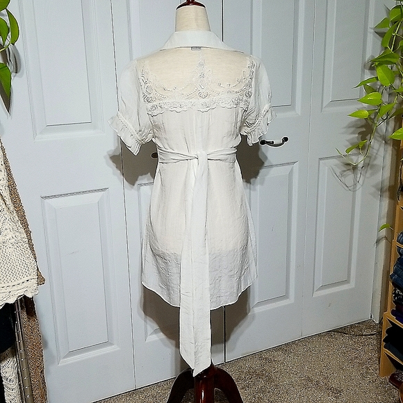 Vintage Inspired Lace Back Shirt Dress - Picture 4 of 7